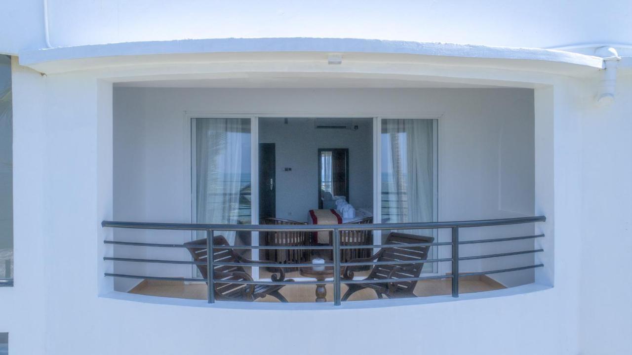 Manara Beach Resort Beruwala Esterno foto