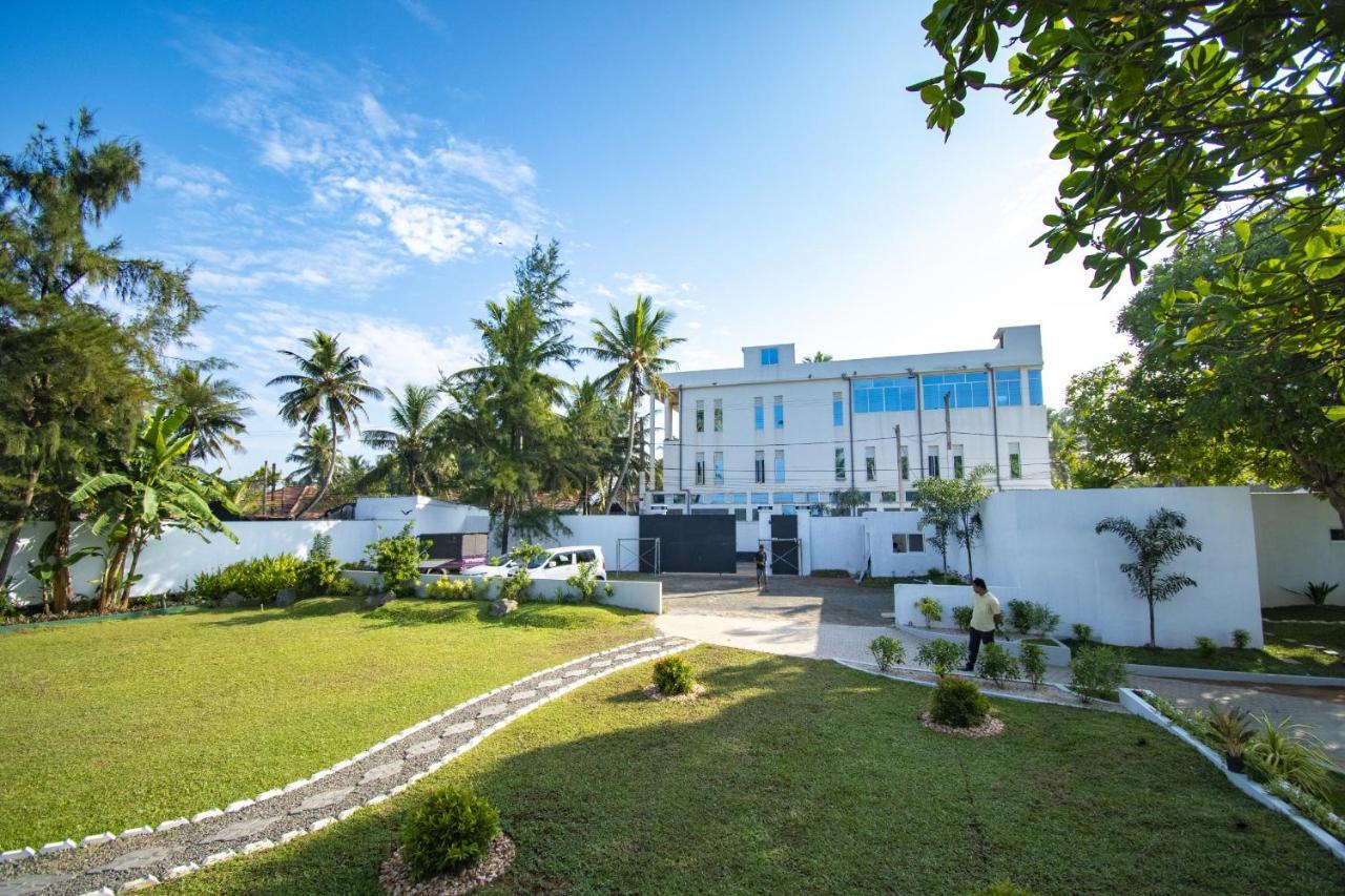 Manara Beach Resort Beruwala Esterno foto