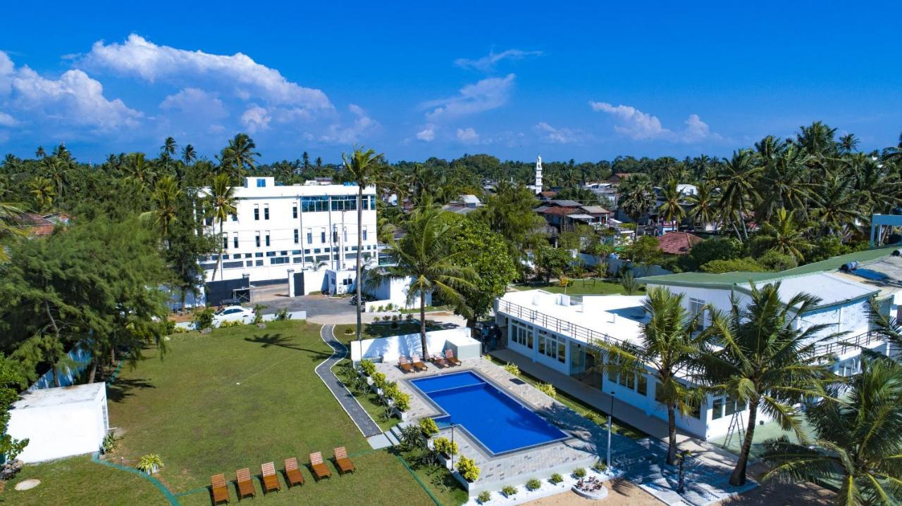 Manara Beach Resort Beruwala Esterno foto