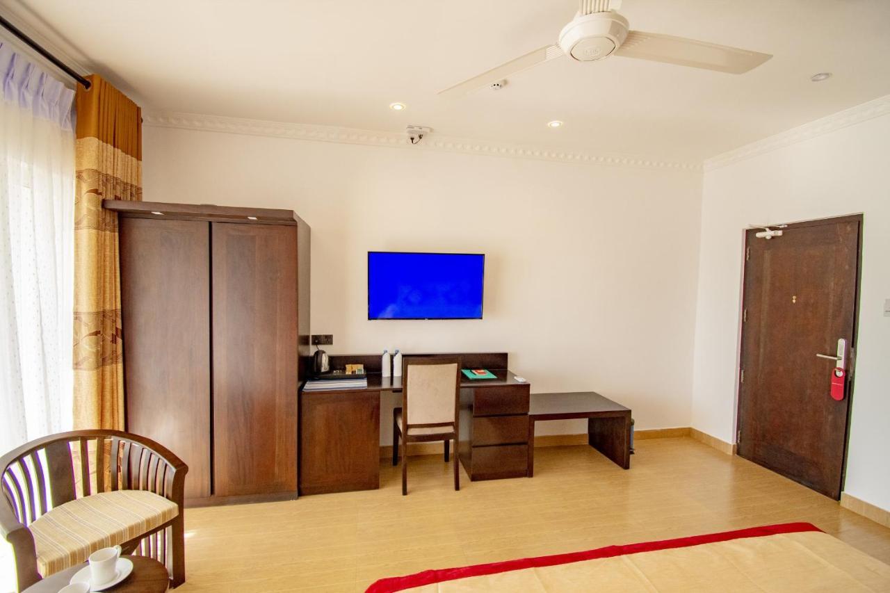 Manara Beach Resort Beruwala Esterno foto